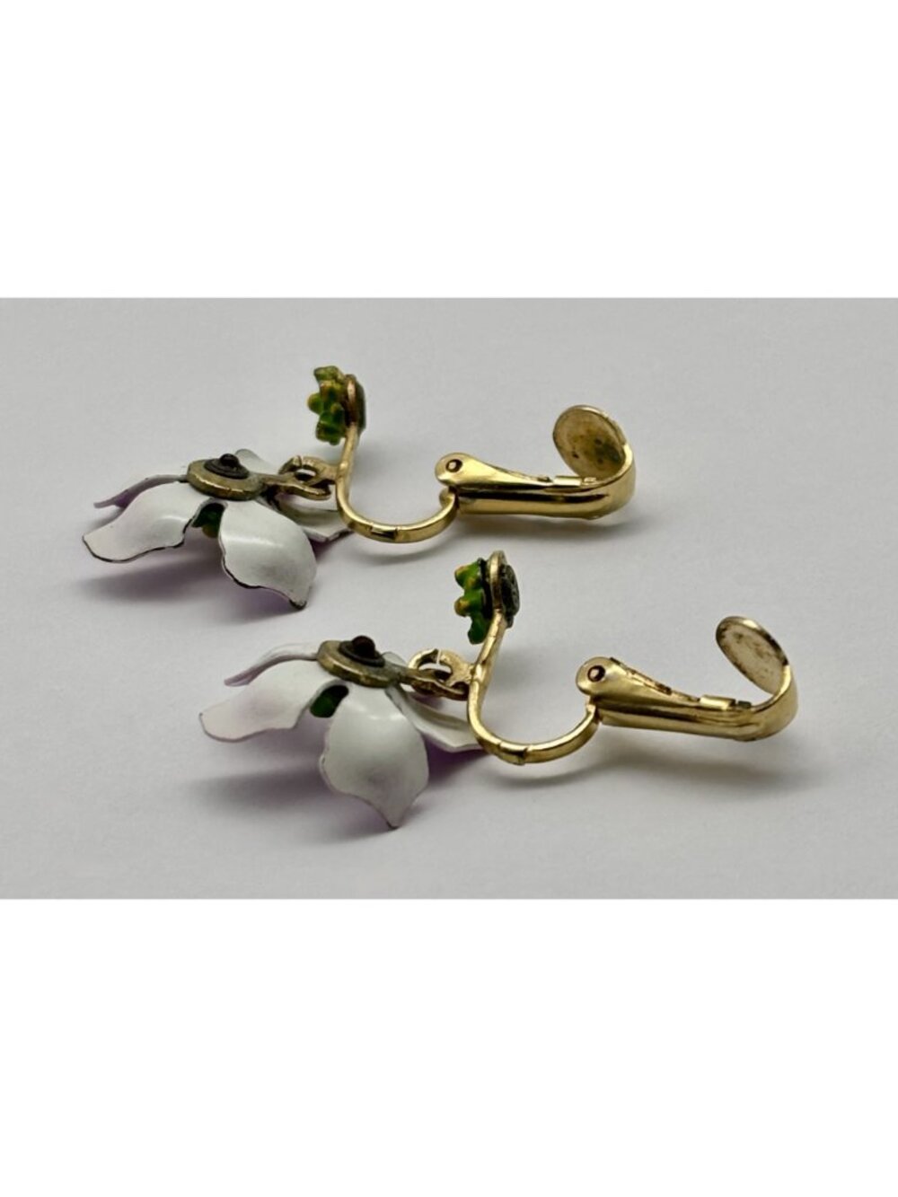 Vintage Enamel Flower Brooch And Clip-On Earrings Dimensional Flowers Pink Green - Picture 4 of 16
